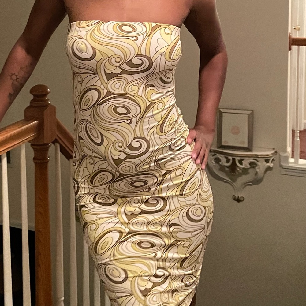 Abstract Patterned Strapless Dress - Picture 8 of 8